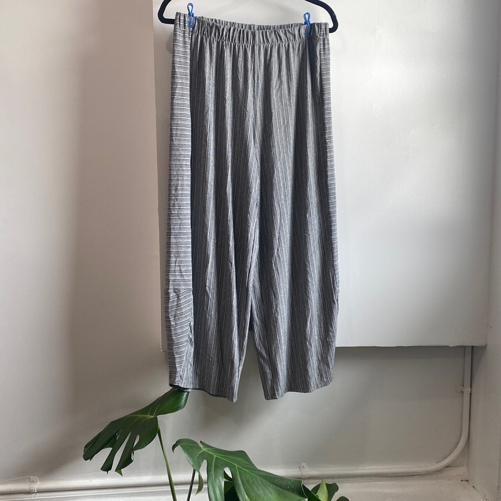 NOBLU Pull On Pants Size M Gray Stripe Stretchy Jersey Knit